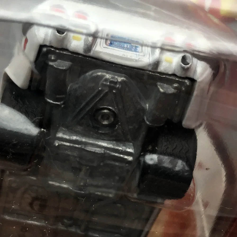 Johnny Lightning Poker 1968 Chevrolet Corvette White Diecast‎ 1/64 w/ Poker Chip